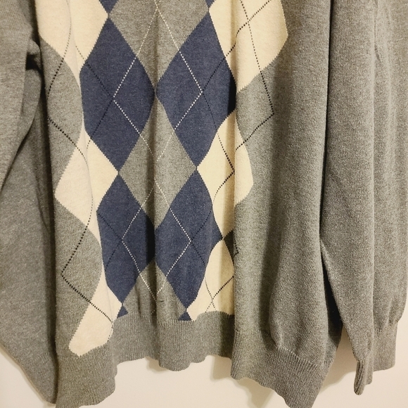 Oakhill | Men's Gray and Navy Argyle Sweater (Size 3XL) - Picture 9 of 15